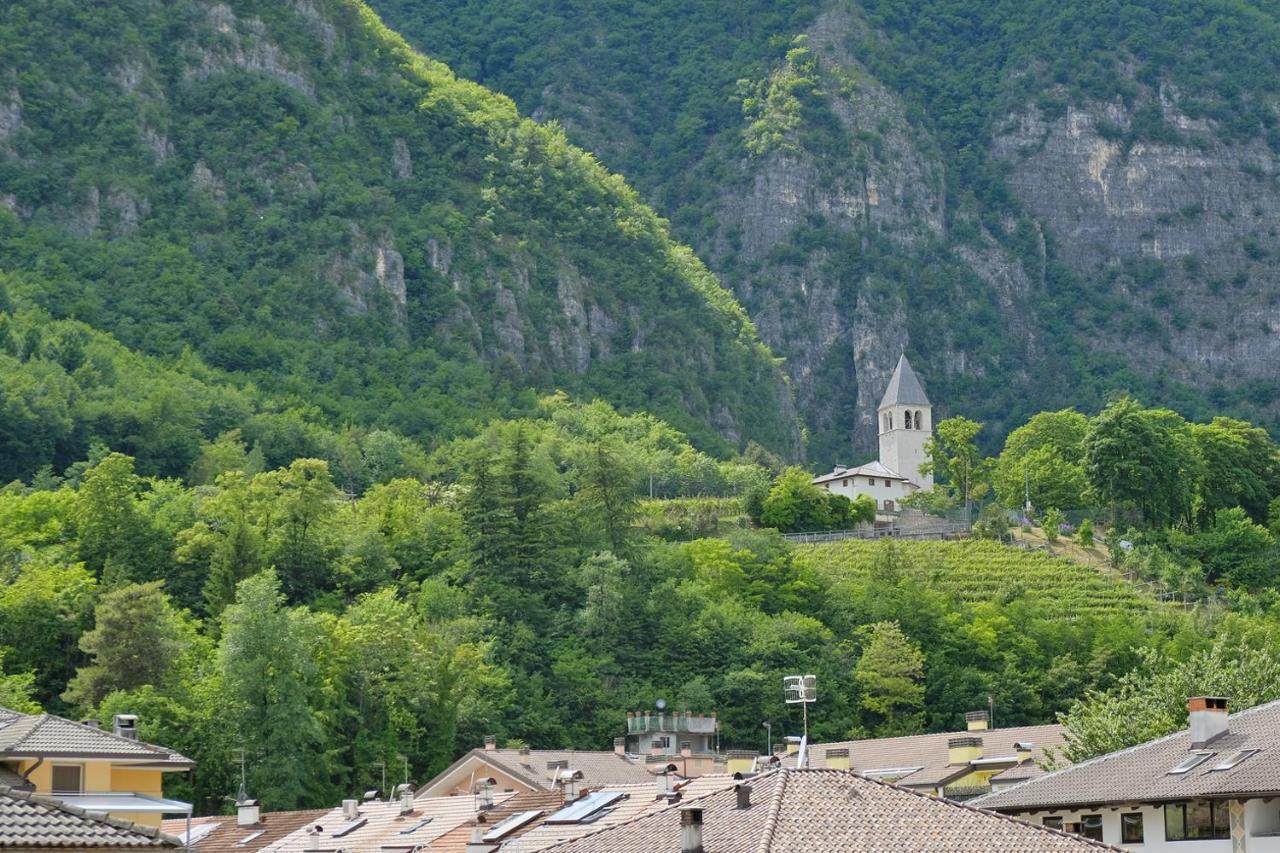 Appartamenti Alle 5 Torri Mezzolombardo Esterno foto